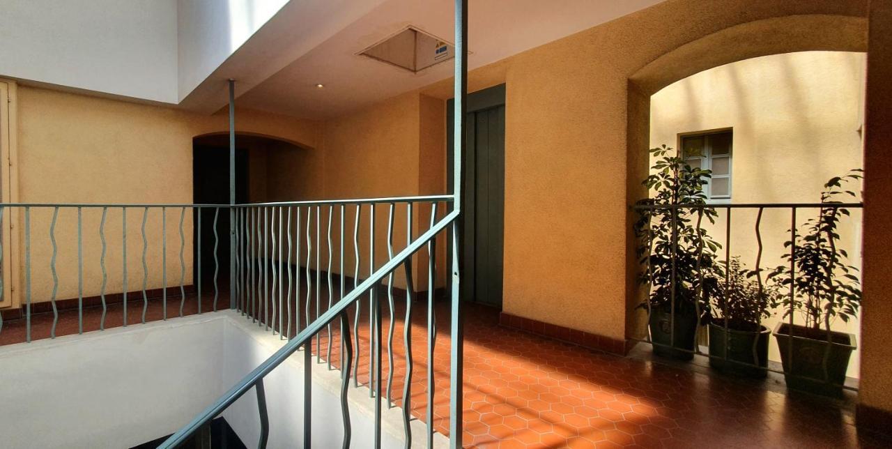 ツーロンChambre D'Hotes Sde, Wc Prive Climatise Dans Loft 80M2 Espace Commun Avec Les Habitants Salon Et Cuisineアパートメント エクステリア 写真
