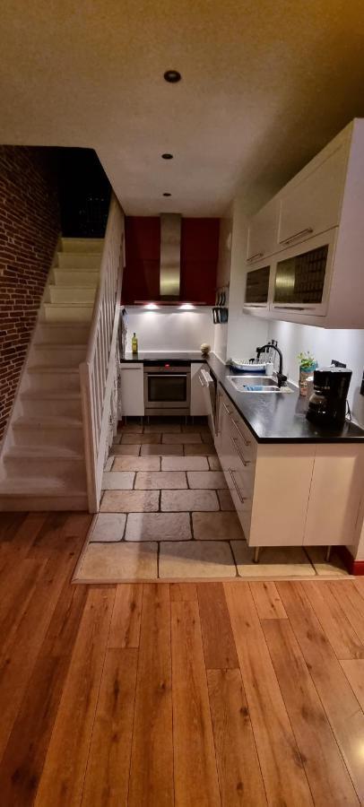 ツーロンChambre D'Hotes Sde, Wc Prive Climatise Dans Loft 80M2 Espace Commun Avec Les Habitants Salon Et Cuisineアパートメント エクステリア 写真